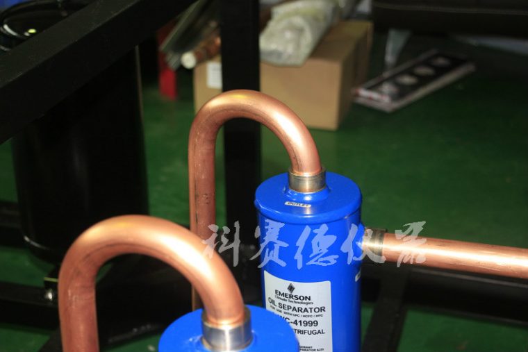 溫度速變?cè)囼?yàn)機(jī)圖二